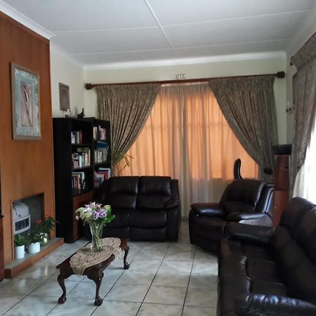 Upper Houghton Guesthouse Γιοχάνεσμπουργκ Εξωτερικό φωτογραφία